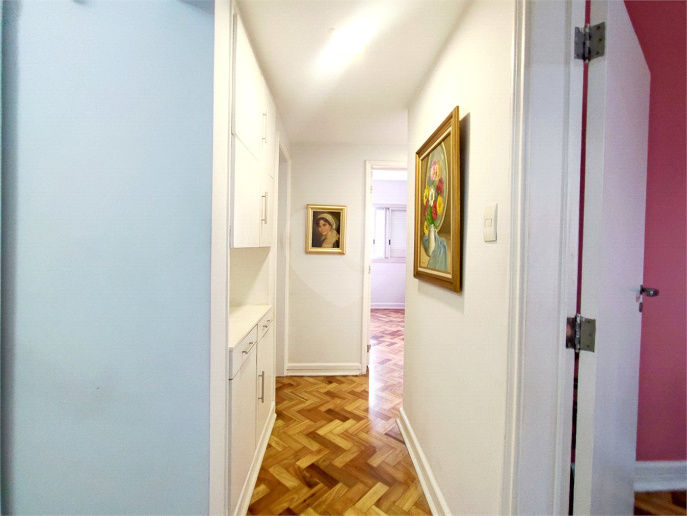 Apartamento à venda com 3 quartos, sendo 1 suíte, em Alto da Boa Vista, São Paulo, SP