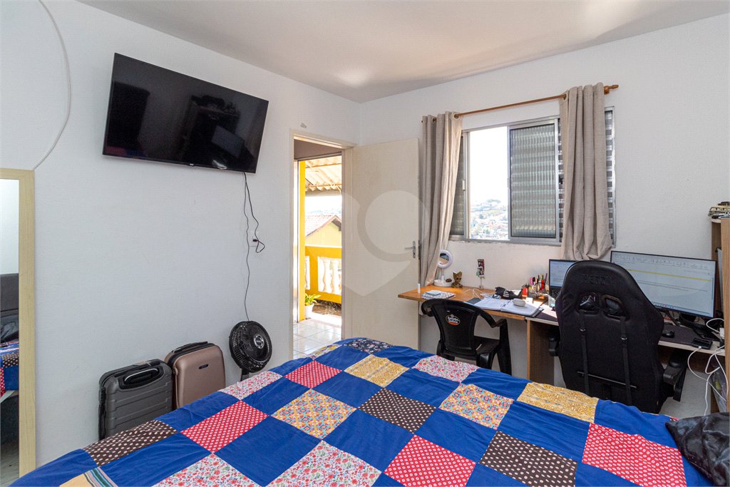 Casa à venda com 3 quartos, sendo 1 suíte, em Jardim Paris, São Paulo, SP