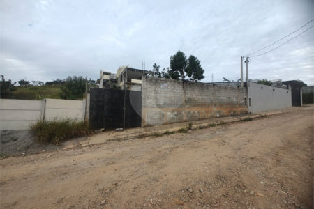 Sobrado à venda com 4 suítes em Jardim Centenário, Atibaia, SP