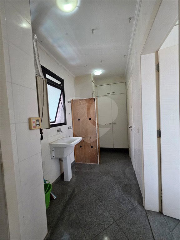 Apartamento à venda com 3 suítes em Vila Uberabinha, São Paulo, SP