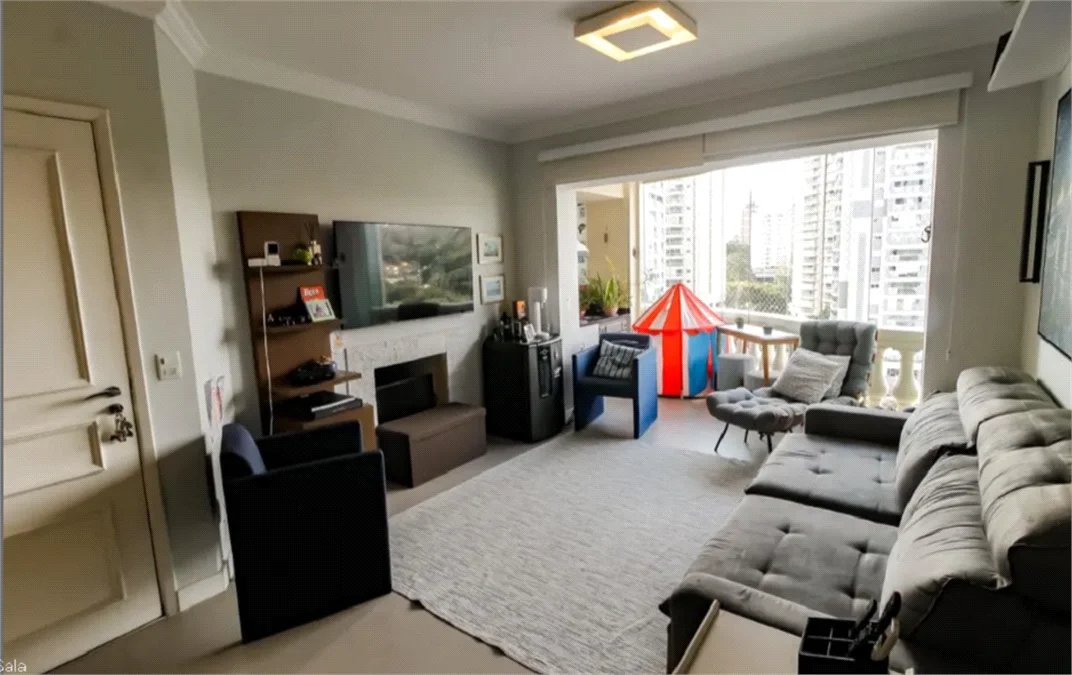 Apartamento à venda com 3 quartos, sendo 1 suíte,  em Vila Andrade, São Paulo, SP