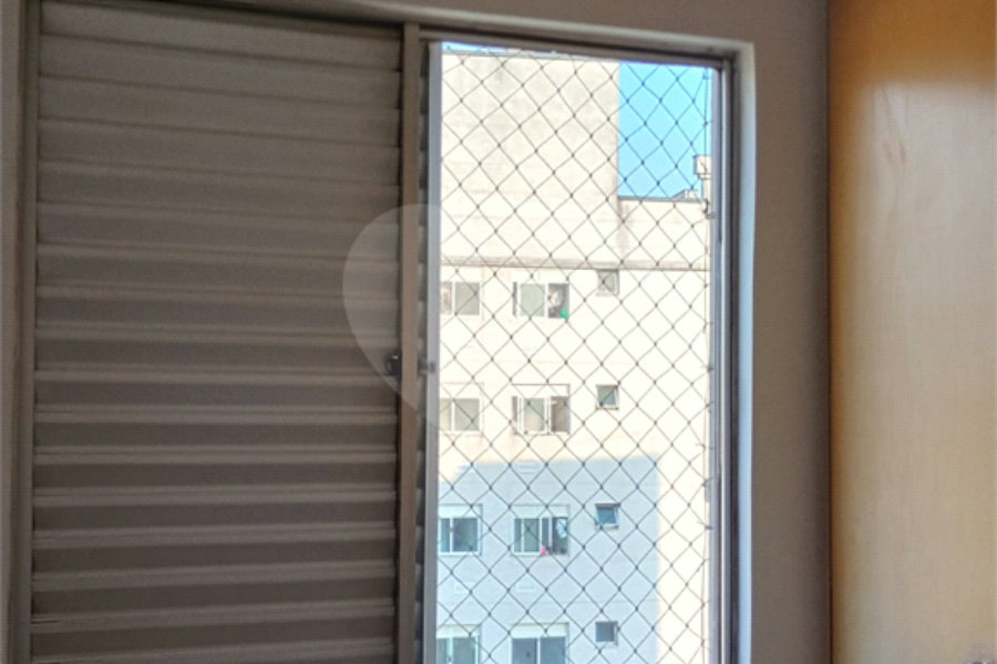 Apartamento à venda com 2 quartos em Parque Maria Domitila, São Paulo, SP