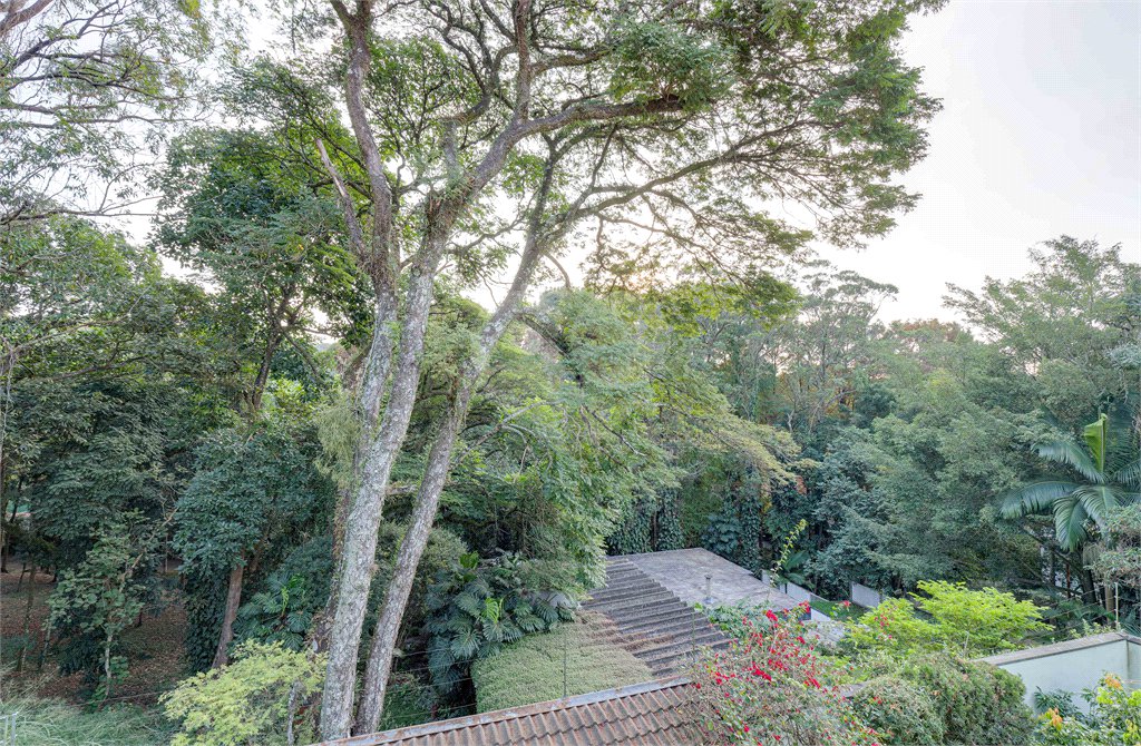 Sobrado à venda com 4 quartos, sendo 1 suíte, em Chácara Monte Alegre, São Paulo, SP
