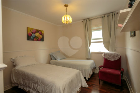 Apartamento à venda com 4 quartos, sendo 1 suíte, em Alto da Boa Vista, São Paulo, SP
