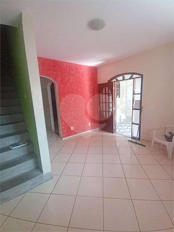 Casa à venda com 2 quartos, sendo 1 suíte, no condomínio River Plate, Rio de Janeiro - RJ