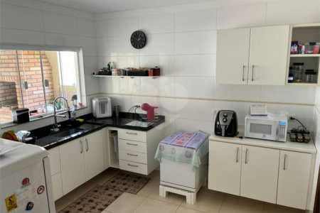 Casa à venda com 3 quartos, sendo 1 suíte, no condomínio Lago da Serra, Araçoiaba da Serra - SP