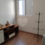 Vende-se apartamento no Jardim Aeroporto com 03 dormitórios