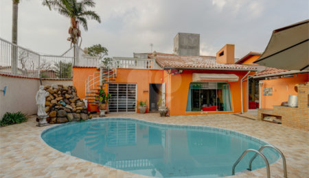 Casa Térrea à venda com 4 quartos, sendo 3 suítes,  em Interlagos, São Paulo, SP