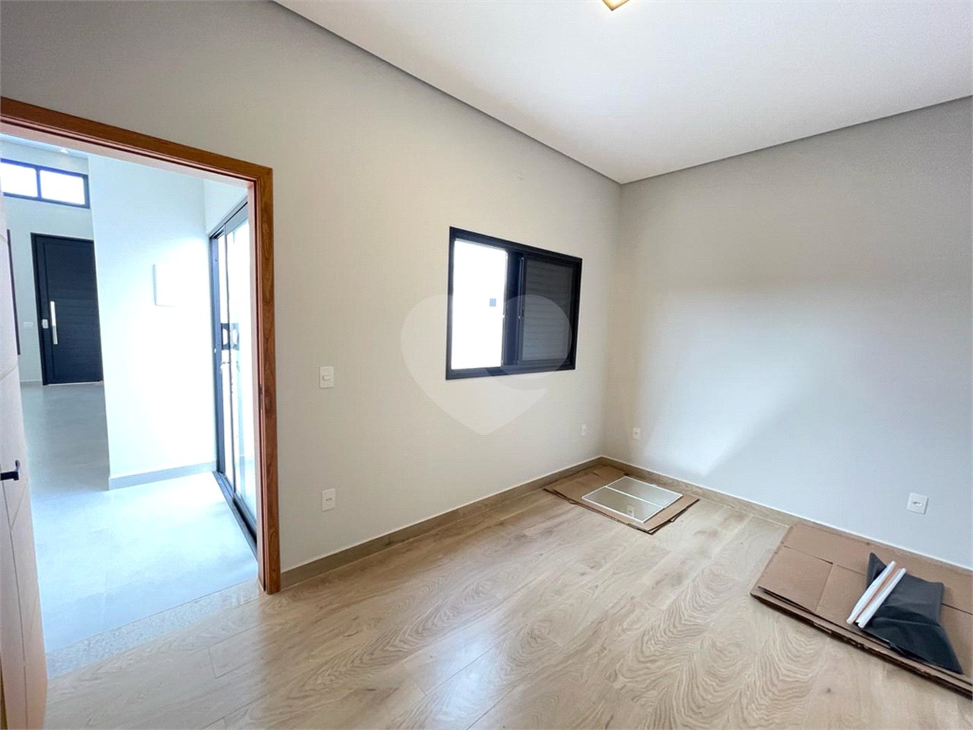 Casa à venda com 3 quartos, sendo 1 suíte, no condomínio Horto Florestal Iii, Sorocaba - SP