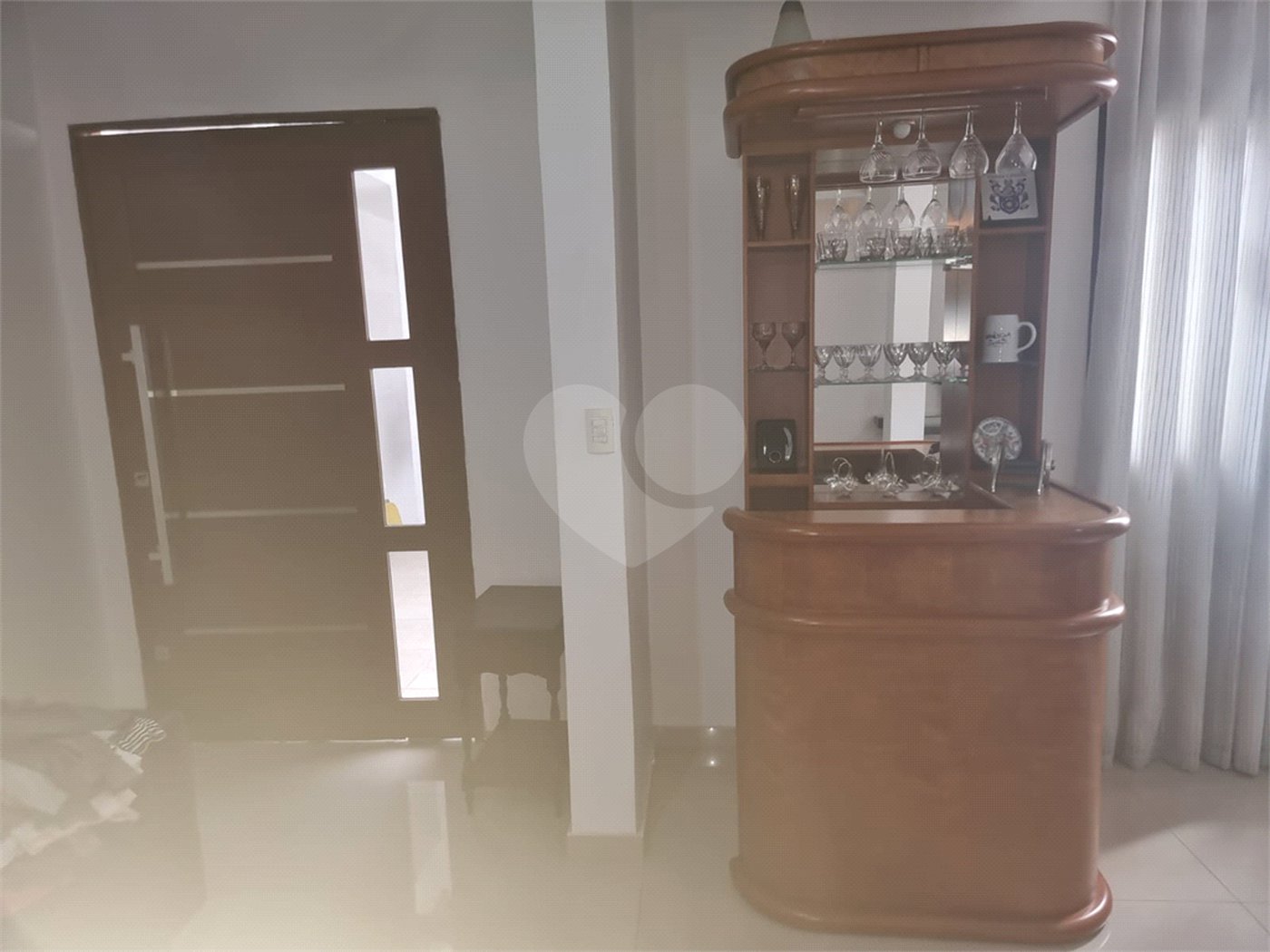 Sobrado à venda ou para alugar com 3 quartos, sendo 2 suítes,  em Ferreira, São Paulo, SP