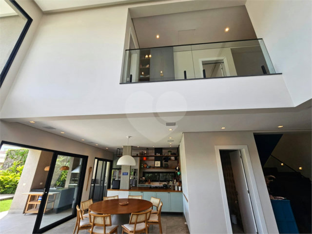Casa à venda com 4 suítes no condomínio Residencial Itahyê, Santana de Parnaíba - SP