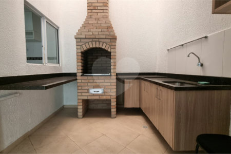 Casa à venda com 3 quartos, sendo 1 suíte, no condomínio Rafaela I, São Paulo - SP