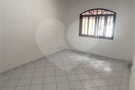 Sobrado à venda com 4 quartos, sendo 1 suíte,  em Jardim Ester Yolanda, São Paulo, SP