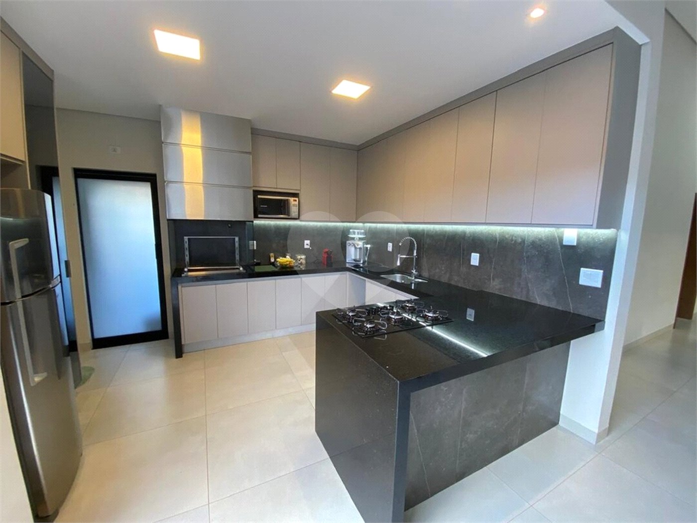 Casa à venda com 3 suítes no condomínio Quinta dos Ventos, Ribeirão Preto - SP