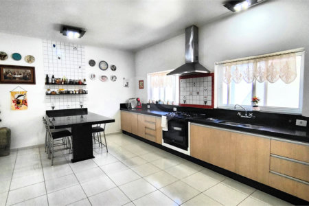 Casa à venda com 4 suítes no condomínio Parque Chapada de Itu, Itu - SP