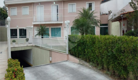 Casa à venda com 3 quartos, sendo 2 suítes,  no condomínio Villa's Residencial, São Paulo - SP