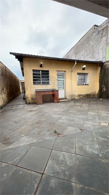 Casa Térrea à venda com 3 quartos em Jardim Dom José, São Paulo, SP