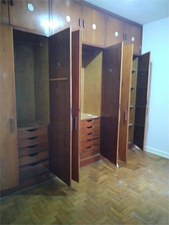 Sobrado à venda com 3 quartos em Vila Cordeiro, São Paulo, SP
