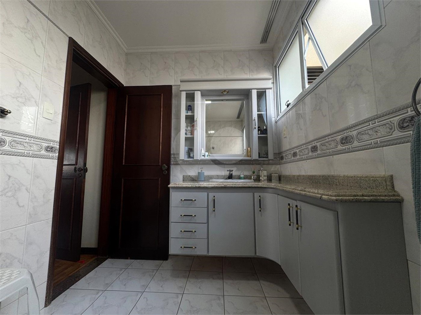 Apartamento à venda com 3 quartos, sendo 1 suíte, no Centro, Ribeirão Preto, SP