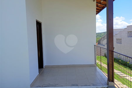 Casa Térrea à venda com 3 quartos em Guaxinduva, Atibaia, SP