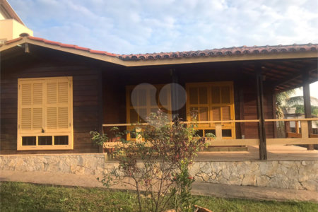 Casa à venda com 3 quartos, sendo 1 suíte, no condomínio Zuleika Jabour, Salto - SP