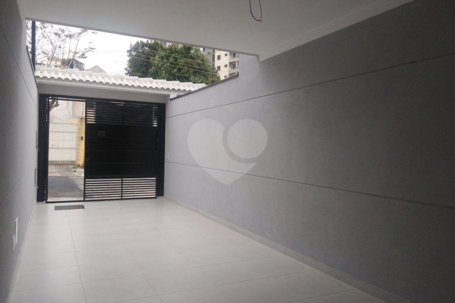 Casa à venda com 3 quartos, sendo 1 suíte, no condomínio Professora Romilde Nogueira de Sá, São Paulo - SP