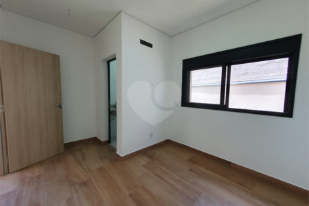 Casa à venda com 3 suítes no condomínio Via Castelli, Louveira - SP