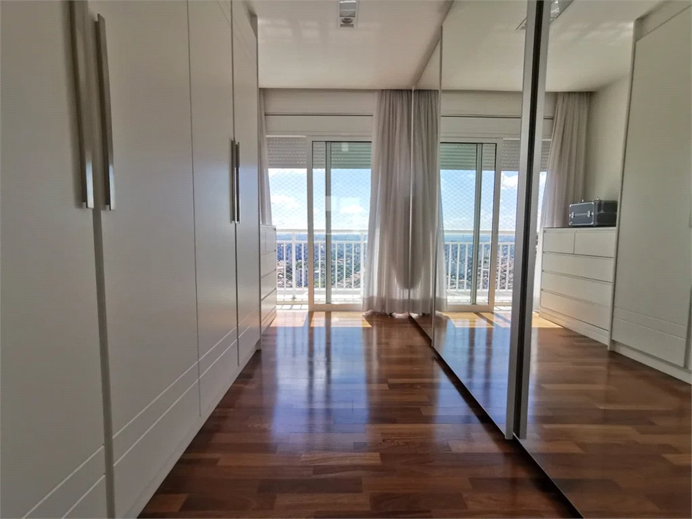 Apartamento à venda com 3 suítes em Jardim Monte Kemel, São Paulo, SP
