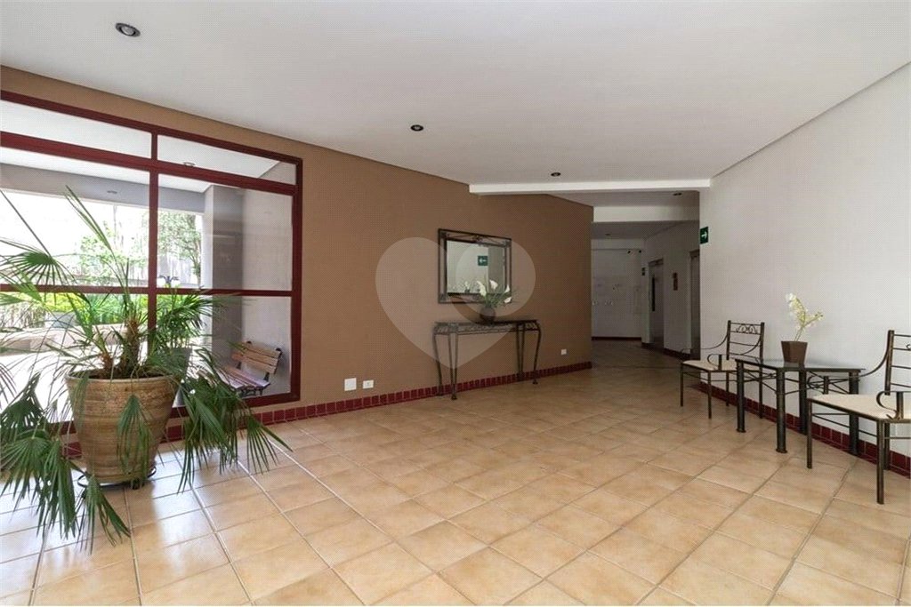 Apartamento à venda com 3 quartos, sendo 1 suíte, em Vila Hamburguesa, São Paulo, SP