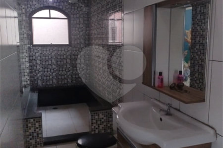 Casa à venda com 2 suítes no condomínio Residencial Rubi, Mogi das Cruzes - SP