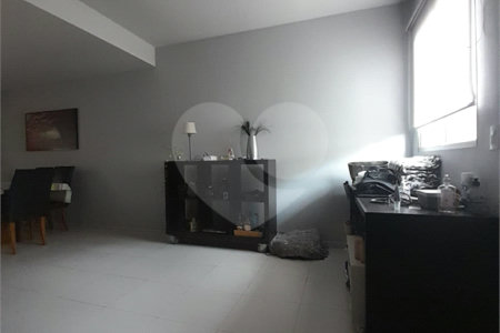 Casa à venda com 3 quartos, sendo 1 suíte, no condomínio Village Jardim Versailles, Jundiaí - SP
