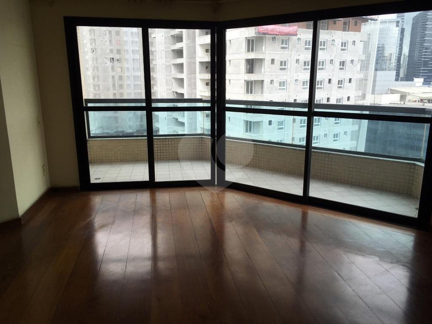 Apartamento à venda com 3 quartos, sendo 1 suíte,  em Santo Amaro, São Paulo, SP