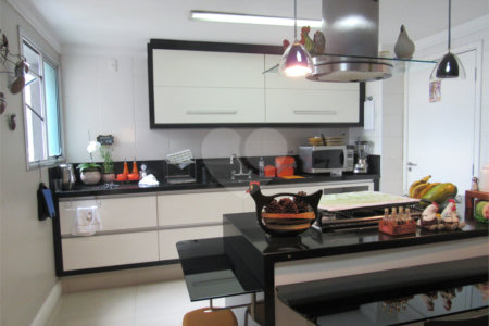 Apartamento à venda com 4 quartos, sendo 3 suítes, em Jardim Londrina, São Paulo, SP