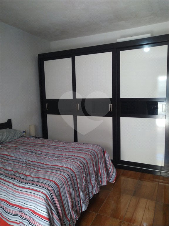 Casa à venda com 4 quartos, sendo 1 suíte, em Vila Pirajussara, São Paulo, SP