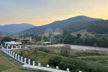 Terreno à venda no condomínio Portal Lamis I, Atibaia - SP