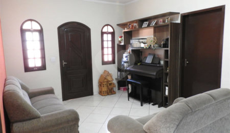 Sobrado à venda com 3 quartos, sendo 1 suíte,  em Terra Preta (terra Preta), Mairiporã, SP