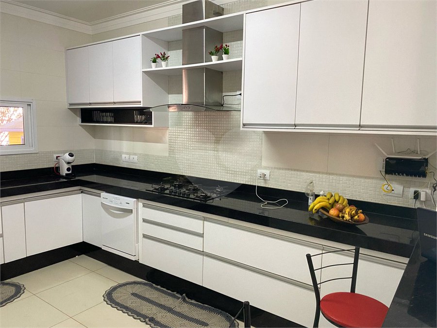Casa à venda com 4 quartos, sendo 3 suítes, no condomínio Primavera, Salto - SP