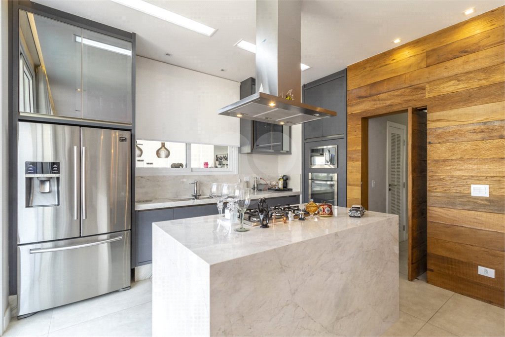 Casa à venda com 4 suítes no condomínio Granville, Atibaia - SP