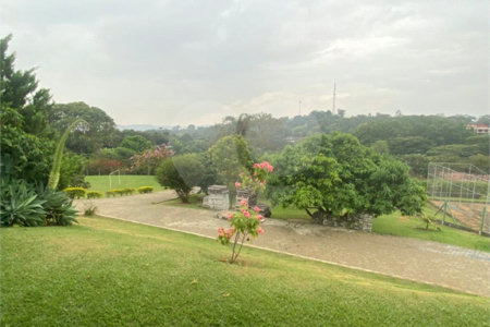 Casa à venda com 4 suítes no condomínio Vale da Santa Fé, Vinhedo - SP