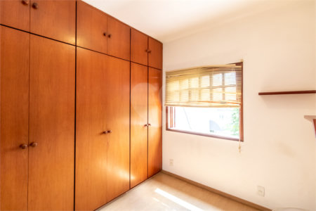 Sobrado à venda com 5 quartos, sendo 3 suítes, em Alto da Boa Vista, São Paulo, SP