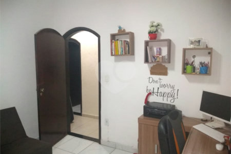 Casa Térrea à venda com 3 suítes em Jardim São Pedro, Mogi das Cruzes, SP