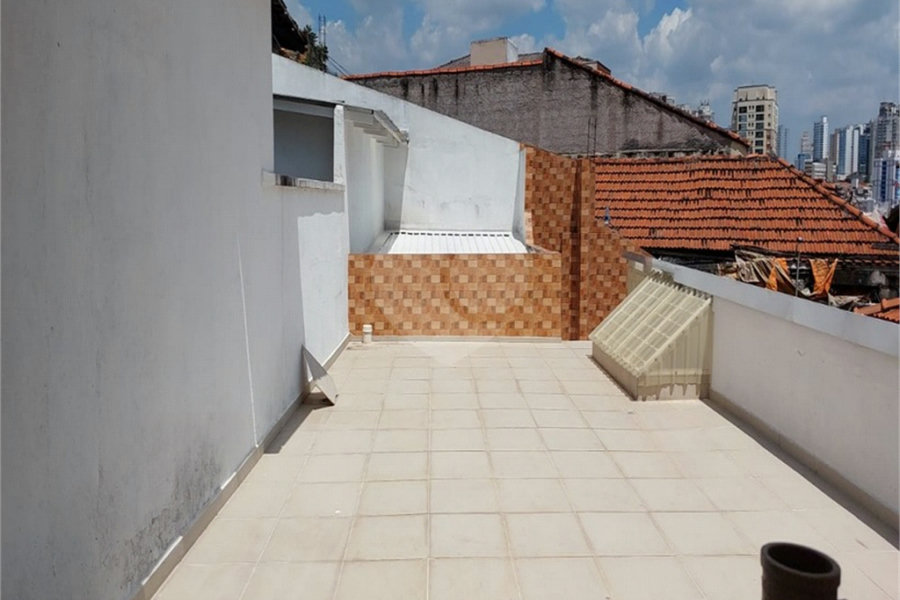 Sobrado à venda com 3 quartos, sendo 2 suítes, em Vila Paulicéia, São Paulo, SP