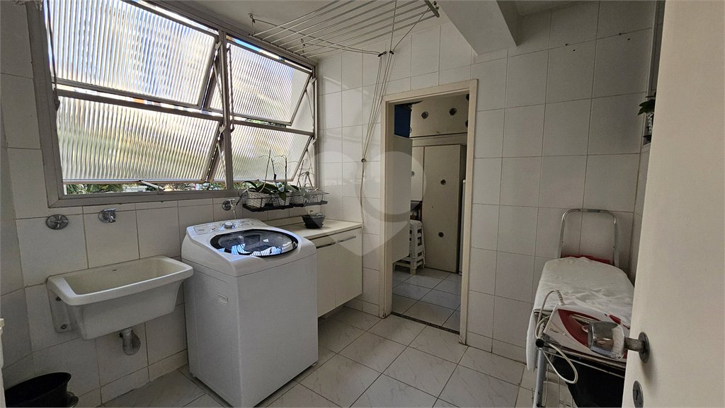 Apartamento à venda com 3 quartos, sendo 1 suíte, em Moema, São Paulo, SP