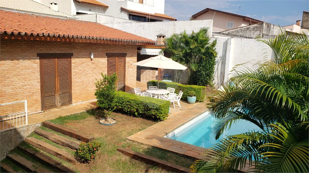 Casa de Vila à venda com 3 quartos, sendo 2 suítes, em Jardim Emília, Sorocaba, SP