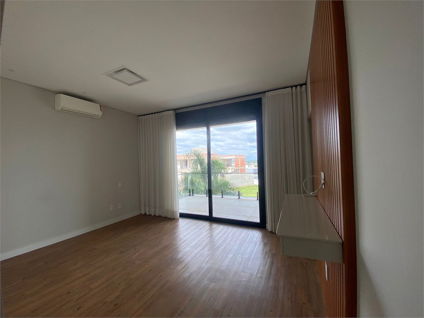 Casa à venda com 4 suítes no condomínio Alphaville Nova Esplanada 3, Votorantim - SP