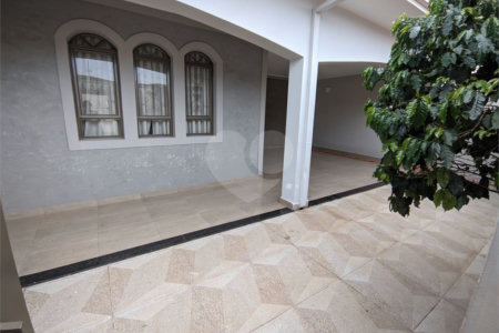 Casa com 3 dormitórios no Jardim Nova Santa Paula