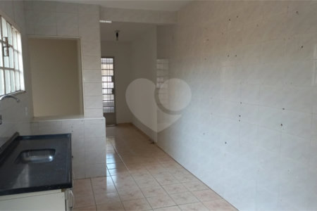 Sobrado à venda com 4 quartos, sendo 1 suíte, em Vila Vitório Mazzei, São Paulo, SP