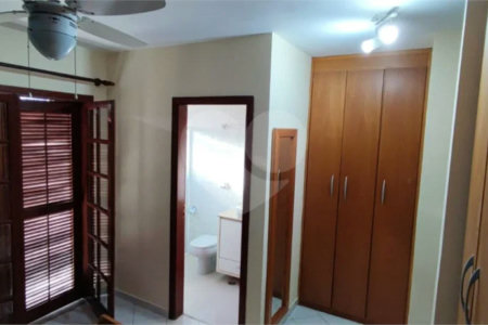 Casa à venda com 3 quartos, sendo 1 suíte, no condomínio Residencial Gabriela, São Paulo - SP
