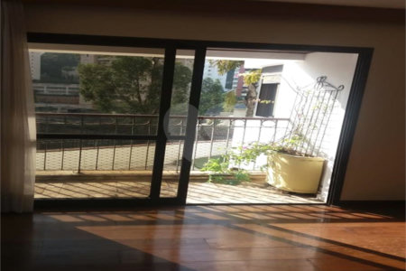 Apartamento à venda com 4 quartos, sendo 3 suítes,  em Vila Andrade, São Paulo, SP