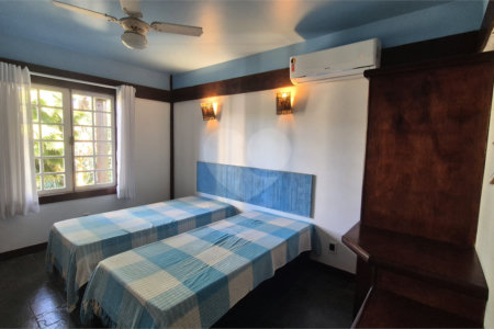 Casa em condomínio à venda com 4 quartos, sendo 3 suítes,  em Geribá, Armação dos Búzios, RJ